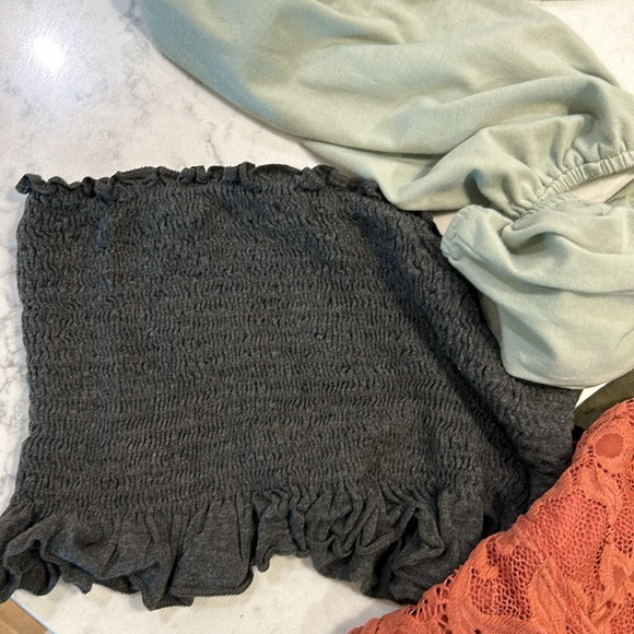 FOREVER 21 CROP TOP LOT OF 5 - Picture 6 of 16